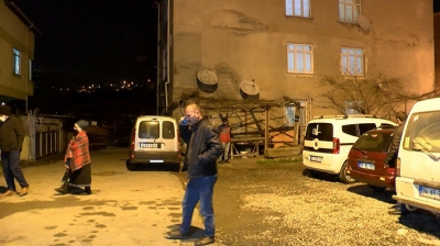 Öz annesini kalbinden bıçakladı