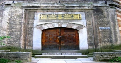 Şehzade Mustafa Türbesi, Bursa Muradiye’de, Sultan II.Murad ve Şehzade Alâaddin türbelerinin güneybatısındadır. 