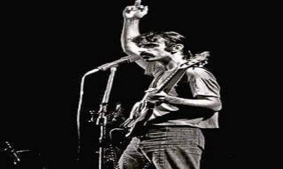 Seksenli yıllar, Berlin Olimpiyat Stadyumu... Alman gençler doldurmuş stadı.