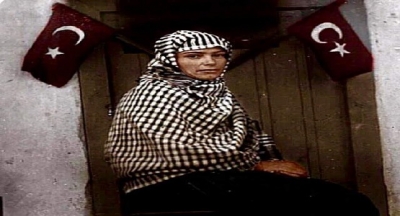  Türkiye’nin ilk kadın muhtarı seçilmiş ve Atatürk tarafından ödüllendirilmiştir.