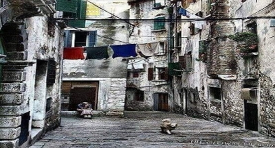 ÜZME ONU, ONUN BABAANNESİ ÖLDÜ.