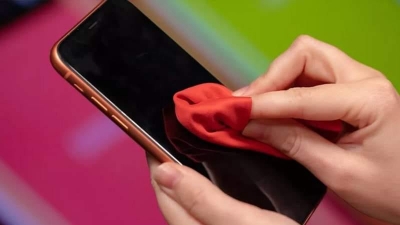 VİRUS VE MİKROP YUVASINA DÖNEN CEP TELEFONLARI NASIL TEMİZLEMELİ?