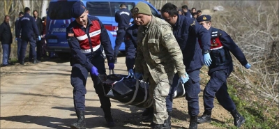 Yasak Bölgede Ağaç Keserken Ağacın Altında Kalarak Can Verdi