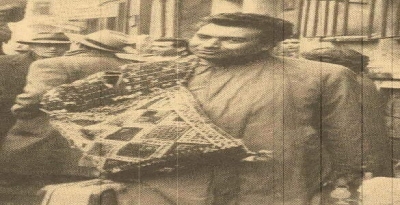 Yaşar Kemal'in omzunda heybesiyle köyden kente geldiği gün...